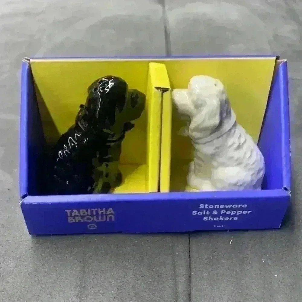 Super cute dog Black and white ceramic salt and pepper shakers  set.